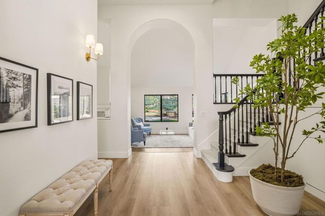 8842 Summerhill Pt, Alpine, CA 91901