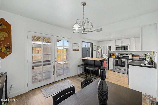 225 N STANDAGE -- 44, Mesa, AZ 85201