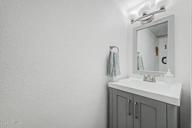 225 N STANDAGE -- 44, Mesa, AZ 85201