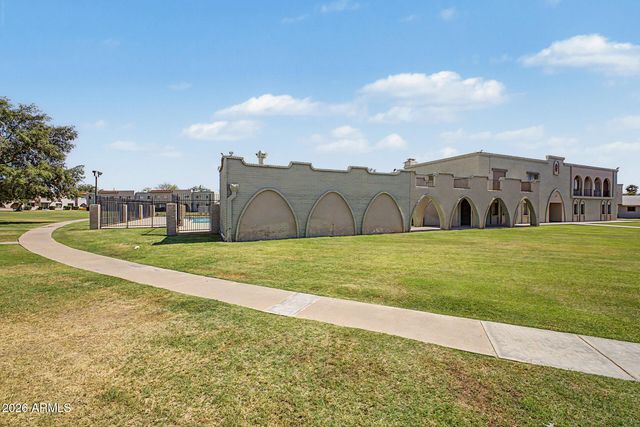 225 N STANDAGE -- 44, Mesa, AZ 85201