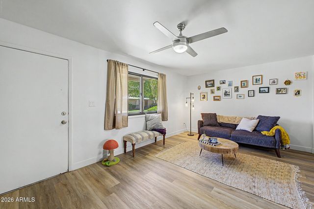 225 N STANDAGE -- 44, Mesa, AZ 85201