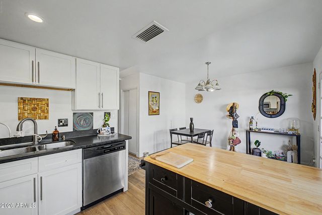 225 N STANDAGE -- 44, Mesa, AZ 85201