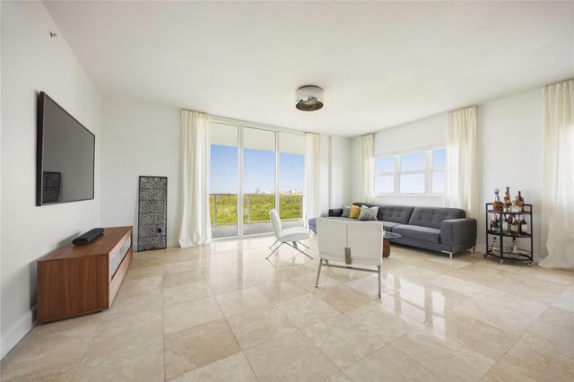 14951 Royal Oaks Lane 1109, North Miami, FL 33181