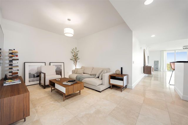 14951 Royal Oaks Lane 1109, North Miami, FL 33181