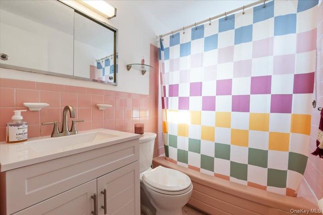 126 Carnegie Avenue, Elmont, NY 11003