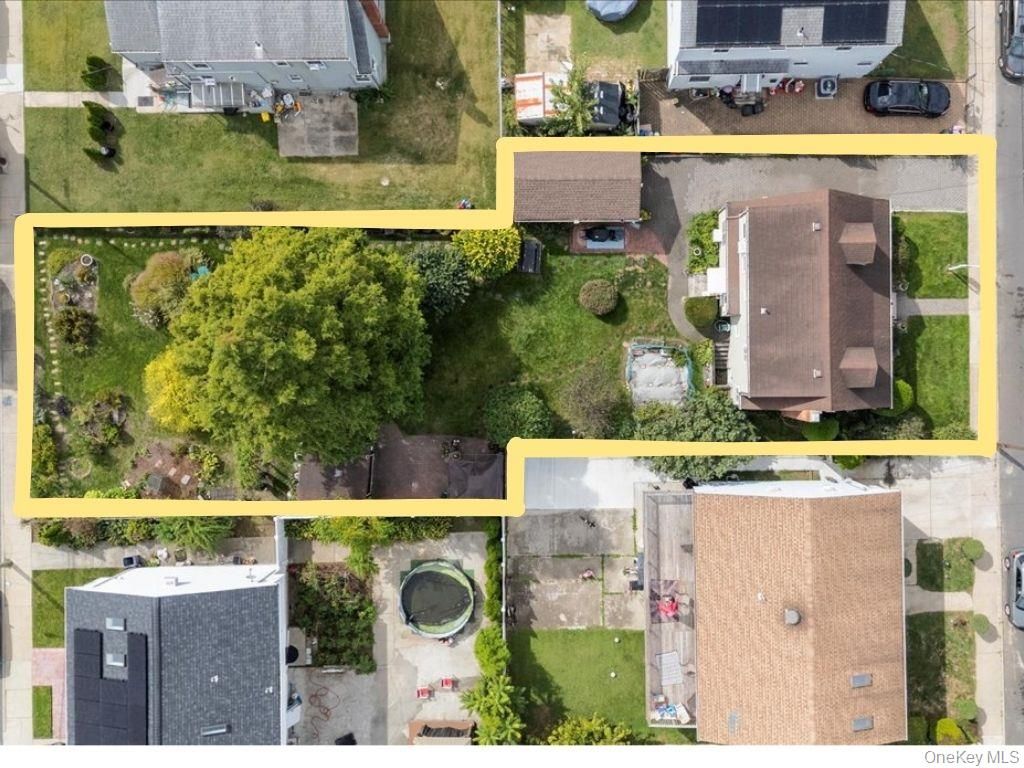 126 Carnegie Avenue, Elmont, NY 11003