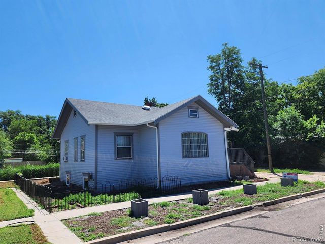 709 S 2nd Avenue, Sterling, CO 80751