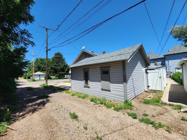 709 S 2nd Avenue, Sterling, CO 80751