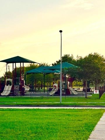 5915 Annatto Drive, Baytown, TX 77521