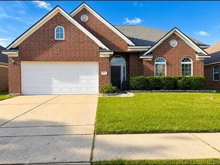 5915 Annatto Drive, Baytown, TX 77521