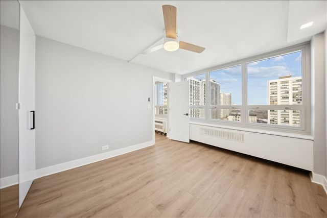 88 W Schiller Street 2107L, Chicago, IL 60610