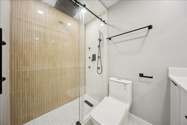 88 W Schiller Street 2107L, Chicago, IL 60610