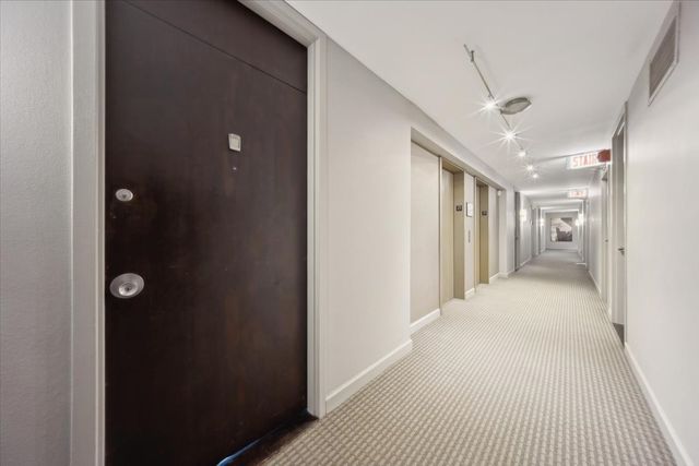 88 W Schiller Street 2107L, Chicago, IL 60610