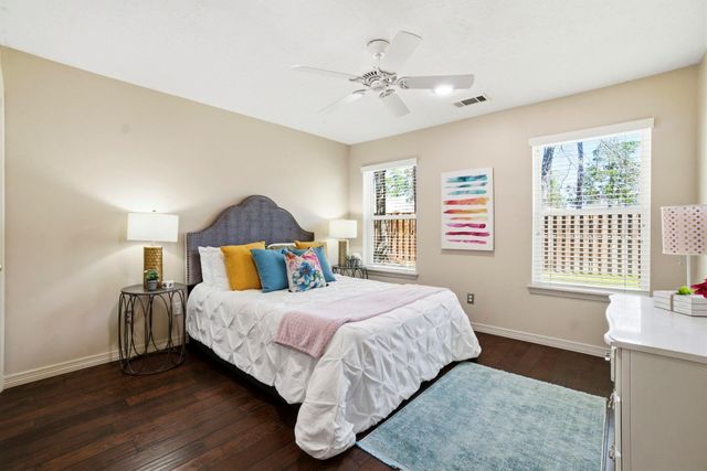 12807 Oak Village Drive, Montgomery, TX 77356