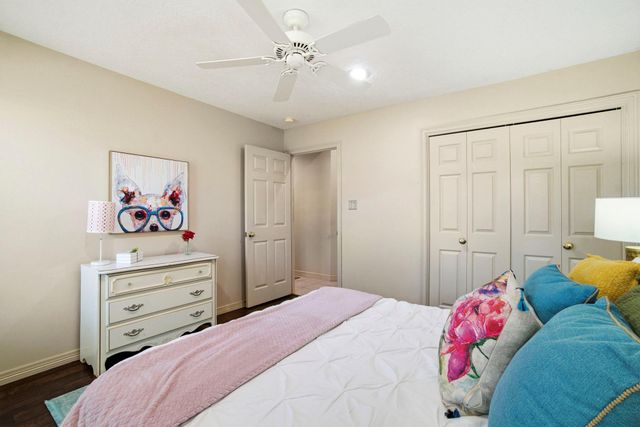 12807 Oak Village Drive, Montgomery, TX 77356