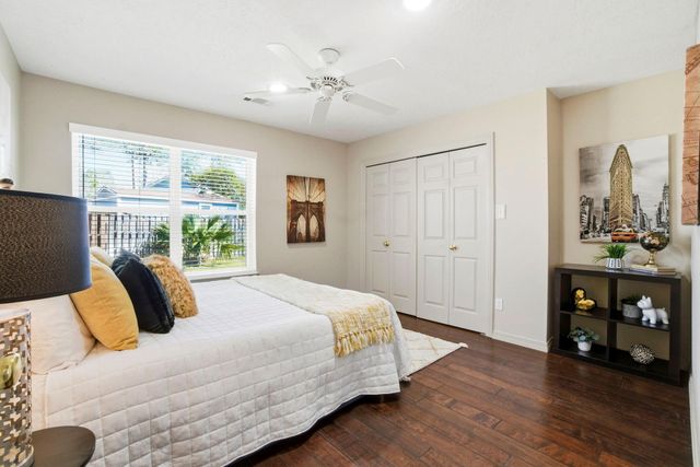 12807 Oak Village Drive, Montgomery, TX 77356