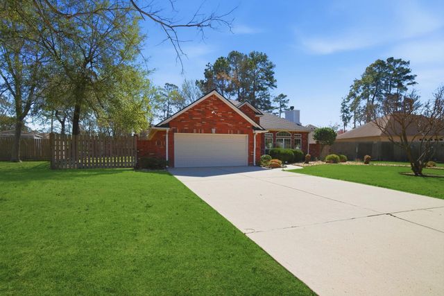 12807 Oak Village Drive, Montgomery, TX 77356