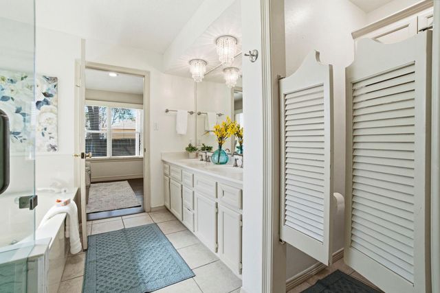 12807 Oak Village Drive, Montgomery, TX 77356