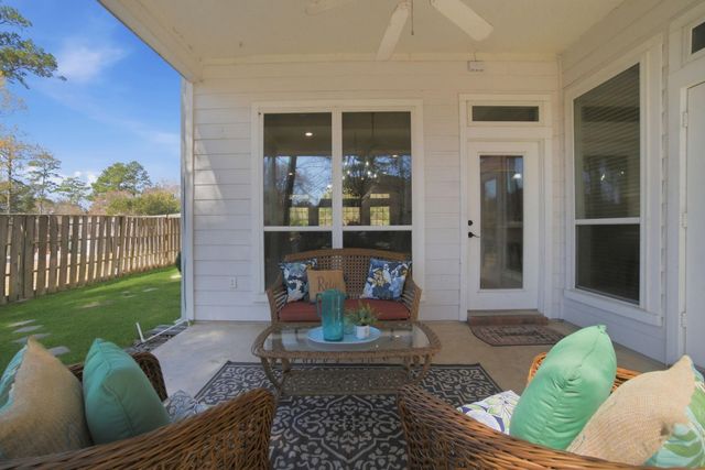 12807 Oak Village Drive, Montgomery, TX 77356