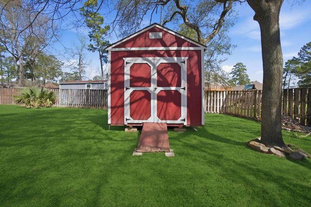 12807 Oak Village Drive, Montgomery, TX 77356