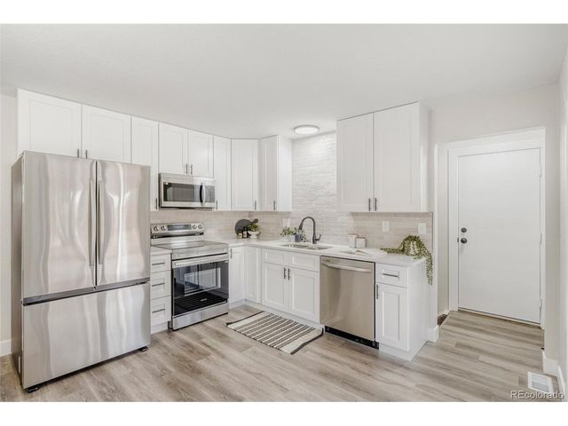 2597 S Dillon St, Aurora, CO 80014