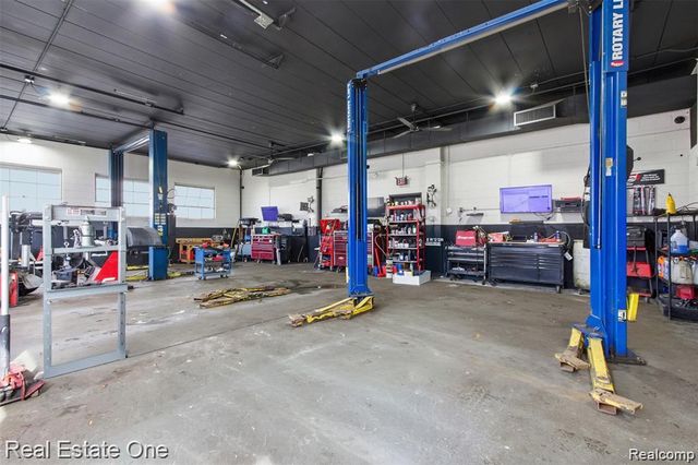 22900 Greater Mack Avenue, St. Clair Shores, MI 48080