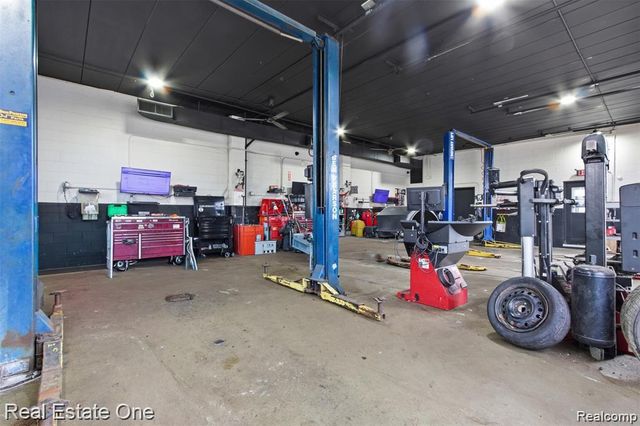 22900 Greater Mack Avenue, St. Clair Shores, MI 48080