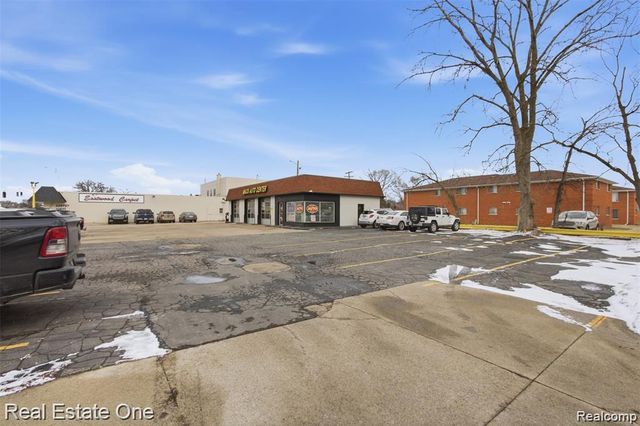22900 Greater Mack Avenue, St. Clair Shores, MI 48080