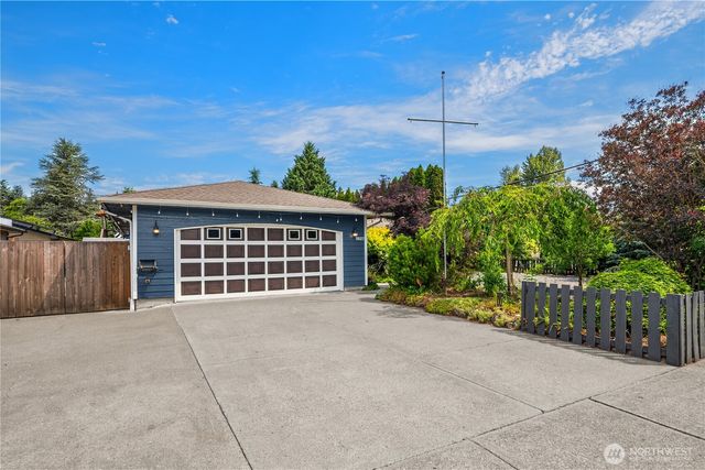 5027 110th ST NE, Marysville, WA 98271