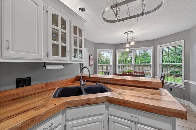 1004 Deerfield Meadow, Siloam Springs, AR 72761