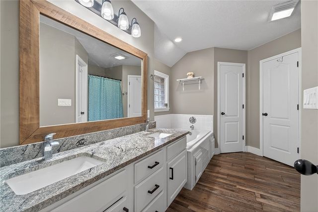 1004 Deerfield Meadow, Siloam Springs, AR 72761