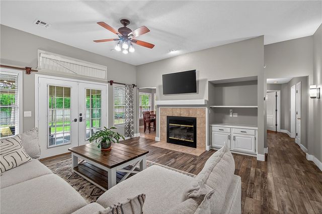 1004 Deerfield Meadow, Siloam Springs, AR 72761