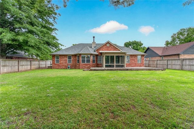 1004 Deerfield Meadow, Siloam Springs, AR 72761