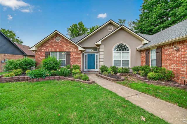 1004 Deerfield Meadow, Siloam Springs, AR 72761
