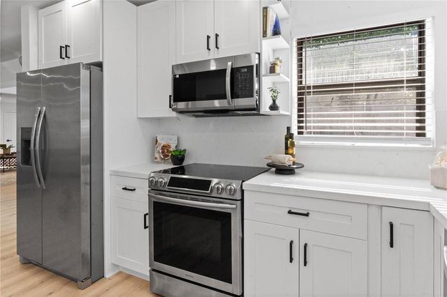 48 SE 7th Street, Hollywood, FL 33004