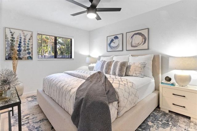 48 SE 7th Street, Hollywood, FL 33004