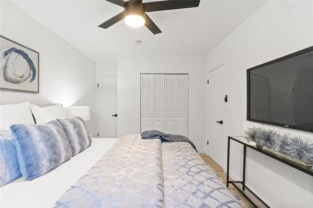 48 SE 7th Street, Hollywood, FL 33004