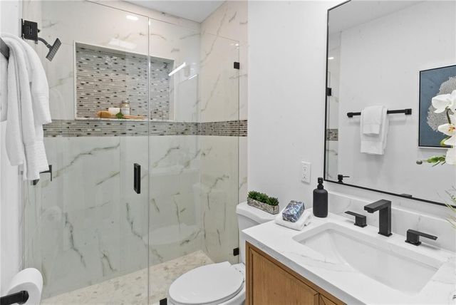 48 SE 7th Street, Hollywood, FL 33004