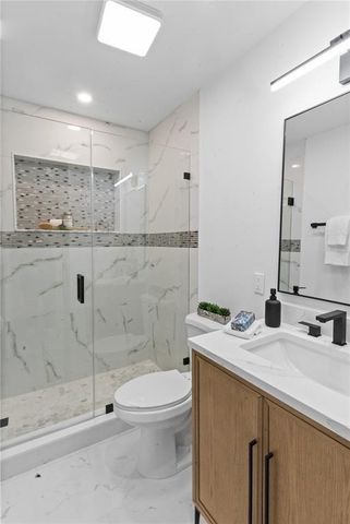 48 SE 7th Street, Hollywood, FL 33004