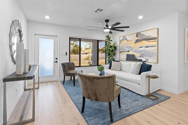 48 SE 7th Street, Hollywood, FL 33004