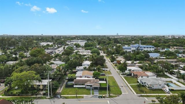 48 SE 7th Street, Hollywood, FL 33004