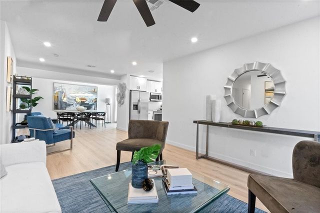 48 SE 7th Street, Hollywood, FL 33004