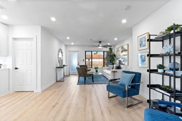 48 SE 7th Street, Hollywood, FL 33004