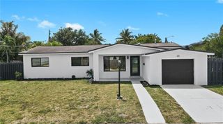 48 SE 7th Street, Hollywood, FL 33004