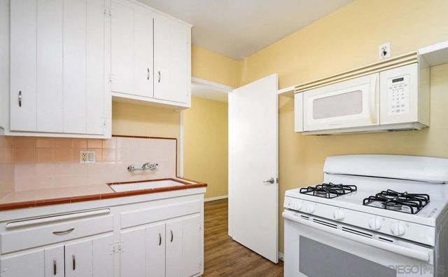 5752 Riley St, San Diego, CA 92110