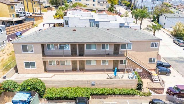 5752 Riley St, San Diego, CA 92110