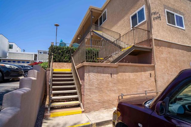 5752 Riley St, San Diego, CA 92110
