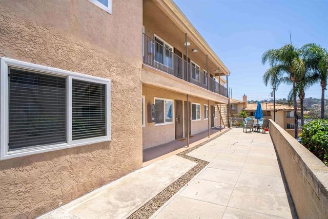 5752 Riley St, San Diego, CA 92110