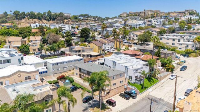 5752 Riley St, San Diego, CA 92110