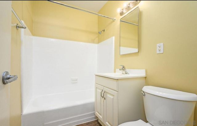 5752 Riley St, San Diego, CA 92110